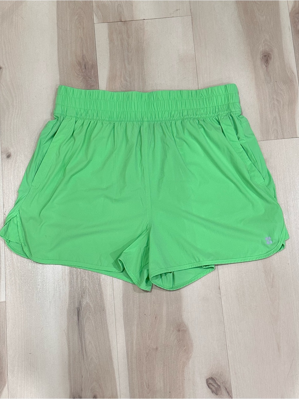 Sweaty Betty Relay Shell Shorts Sz L Zest Green running training lightweight - Picture 9 of 15